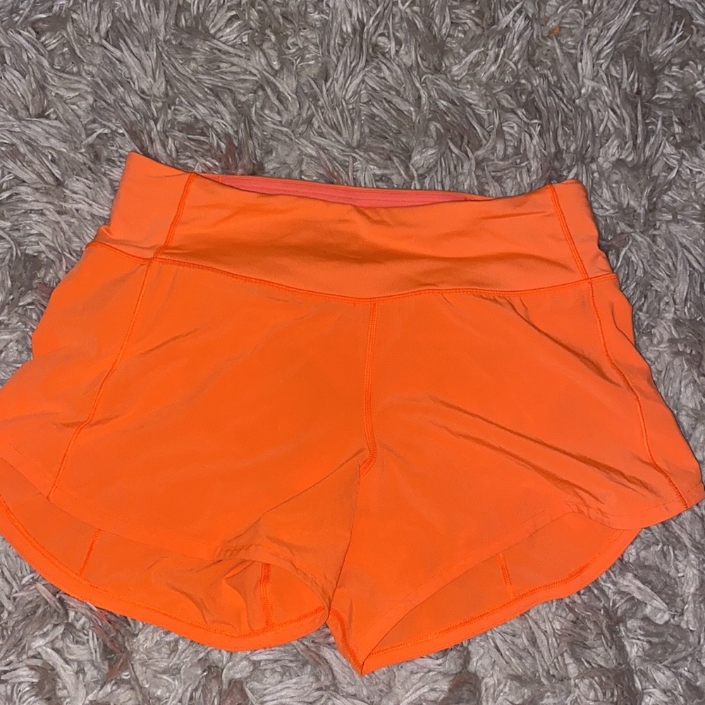Lululemon Mid-Rise Short 4”